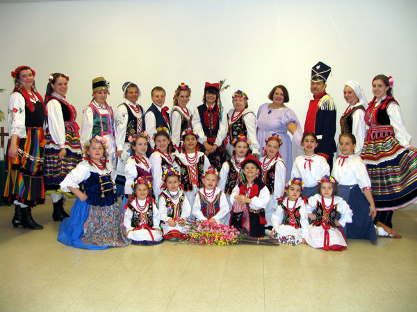 Поляки в национальных костюмах