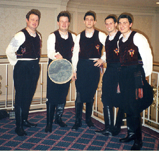 Греческий танцевальный коллектив